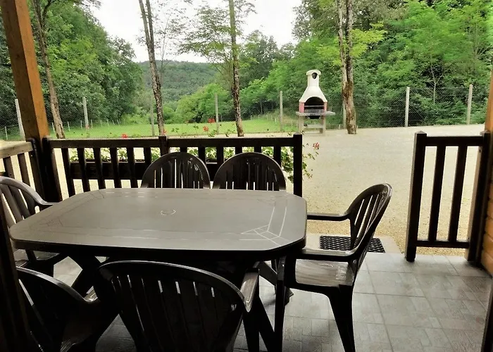 Les Acacias - Lesgitesdeshautsdevialot En Perigord Dağ evi *